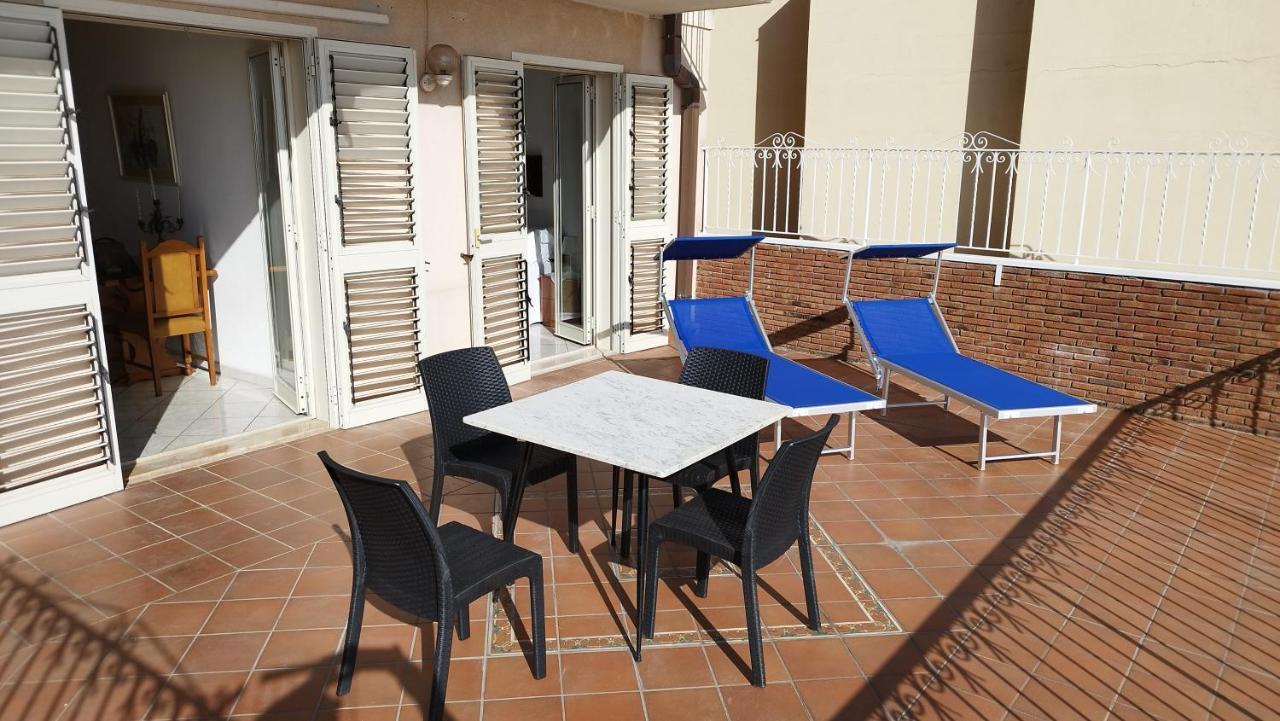 טאורמינה Casa Carmela Panoramic Center Apartment מראה חיצוני תמונה